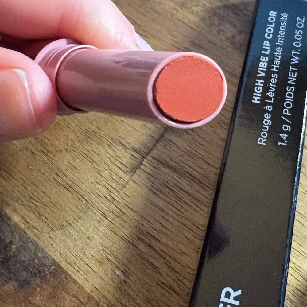 NWT Laura Mercier High Vibe Lip Color - Peek